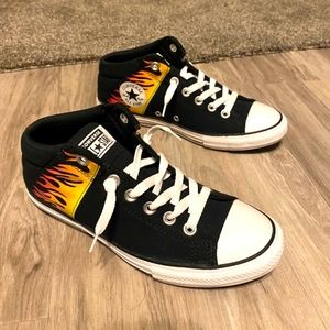 Converse Flames Fire 🔥 size 6 youth All Stars no tie lace Like New